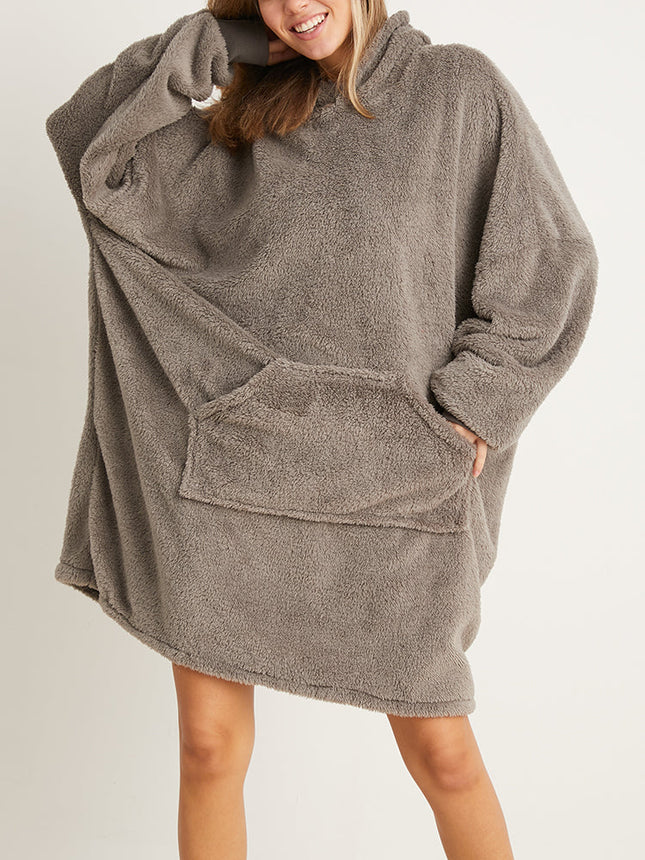 Cozy Oversized Huggie Hoodie Blanket – Warm Flannel Hooded Blanket with Sleeves & Kangaroo Pocket