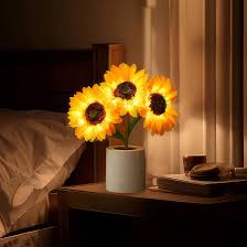 Sunflower LED Table Lamp – Warm Ambient Lighting & Cozy Home Décor Accent